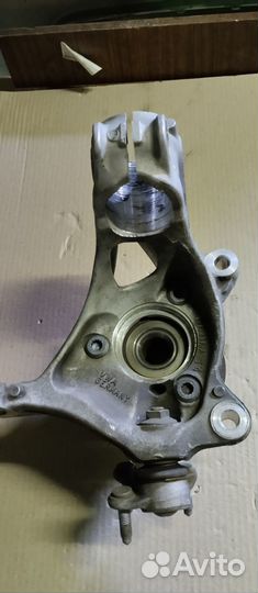 Кулак левый в сборе Skoda, VW 5Q0407257A