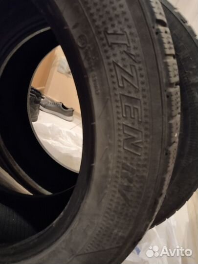 Kumho I'Zen RV Asymmetric 235/55 R19