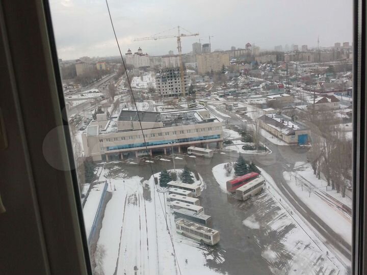 Доля в 2-к. квартире, 60 м², 15/15 эт.