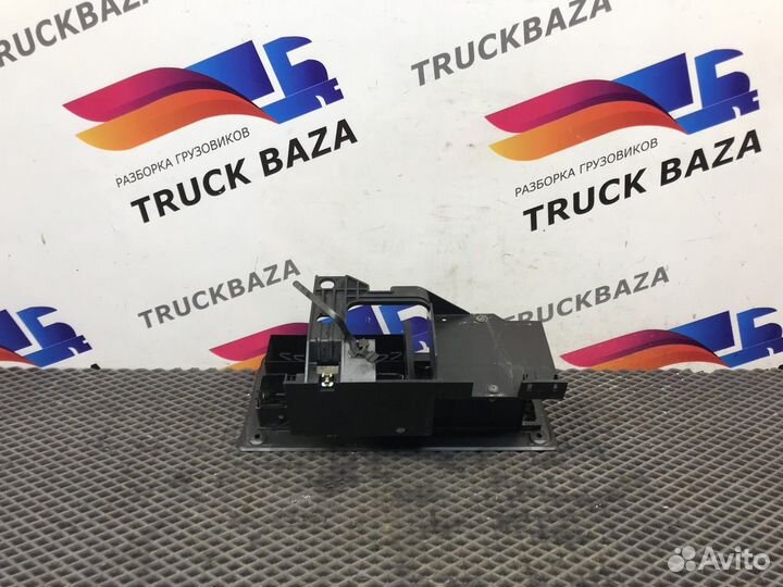 Рамка магнитолы Renault Premium