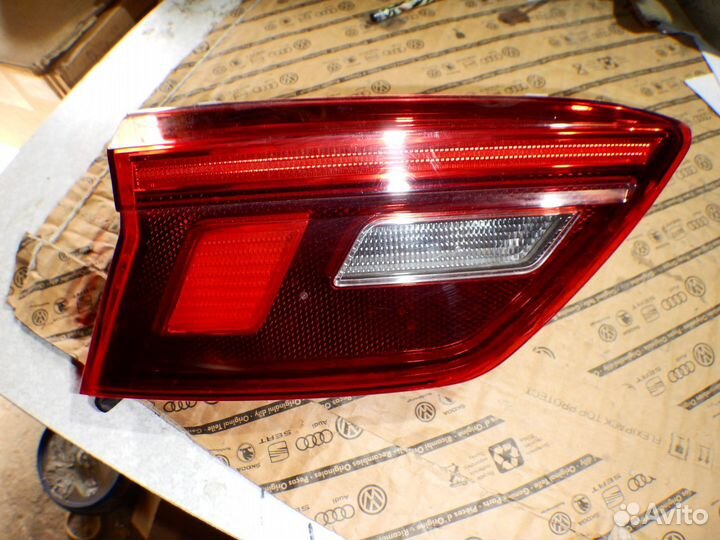 Фонарь левый внутренний Volkswagen Tiguan 2