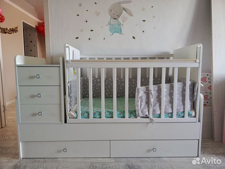 Детская кроватка с комодом