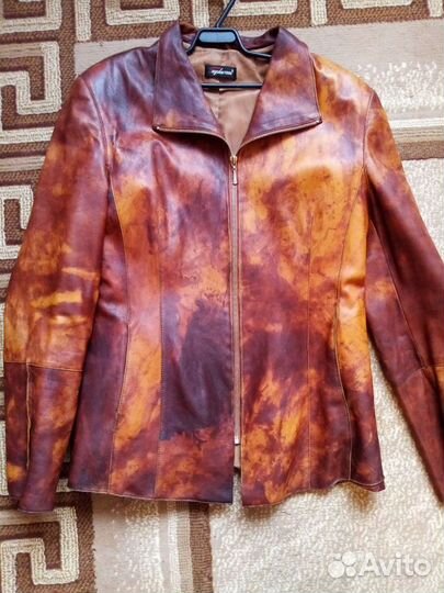 Кожаная куртка женская