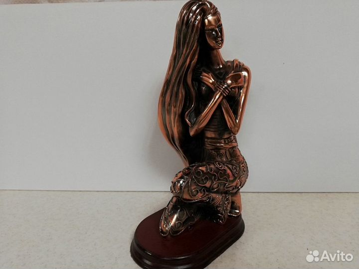 Статуэтка большая фигура 