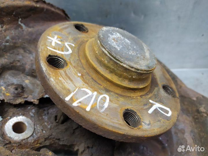 Кулак поворотный задний правый Volkswagen Golf V