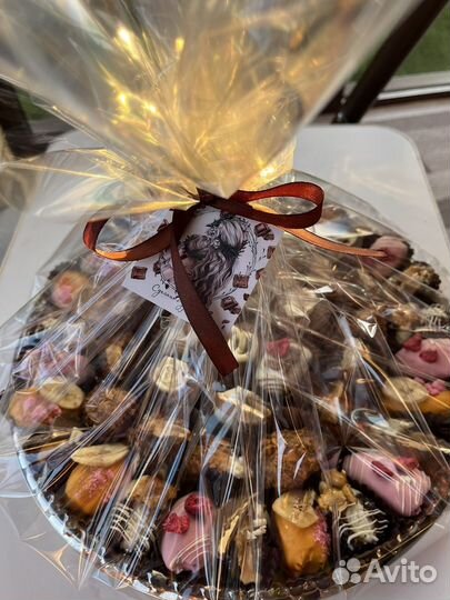 Королевские финики на никах, свадьбу