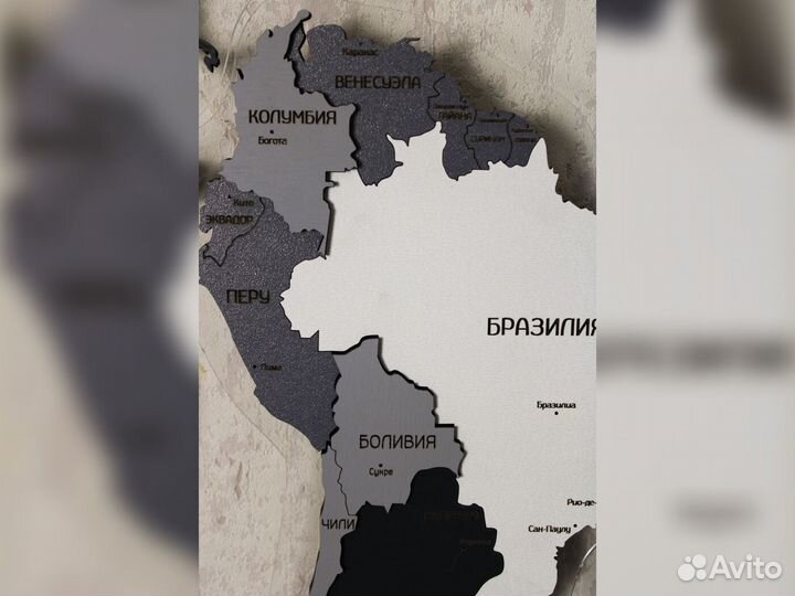 Карта мира из дерева с подсветкой