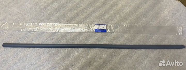 Молдинг двери GJ6A50681