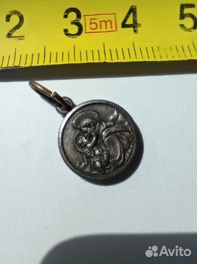 Медальон Св. Антоний с Иисусом