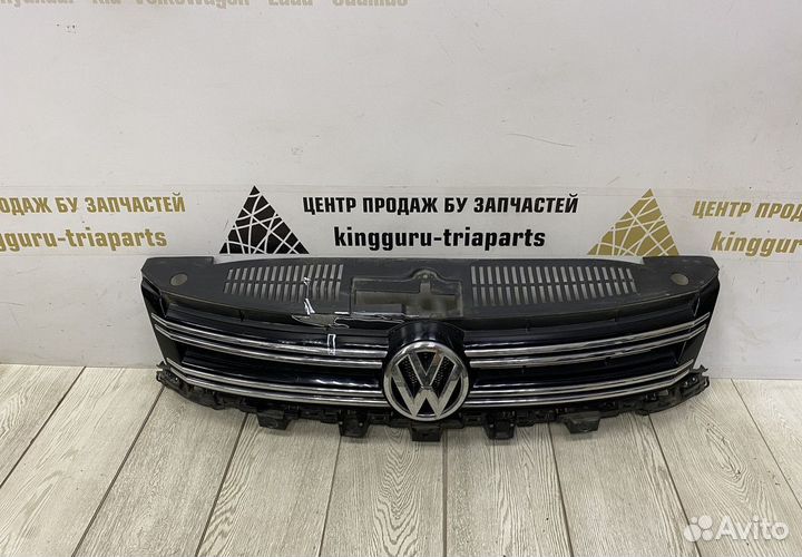 Решетка радиатора Volkswagen Tiguan 1 рестайлинг OEM 5N0853653E