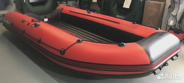 Лодка риф производитель. Reef 390 нд Тритон. Риф Тритон 390 транец. Коврик в лодку Reef Triton 390. Шильда на лодке риф 390 нд размер