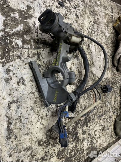 Замок зажигания Mitsubishi RVR