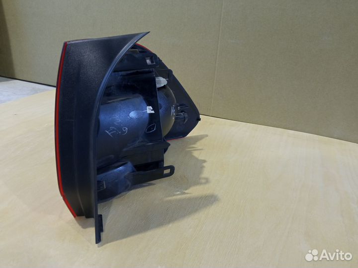 Фонарь задний левый VW Polo 5