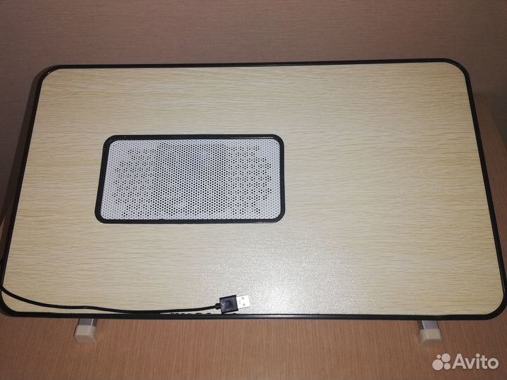 Столик для ноутбука