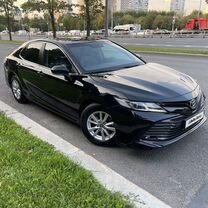 Toyota Camry 2.5 AT, 2019, 97 000 км, с пробегом, цена 2 750 000 руб.