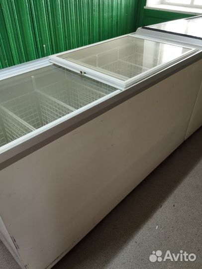 Продам морозильные лари, холодильную витрину