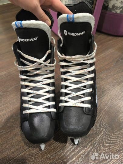 Коньки хоккейные