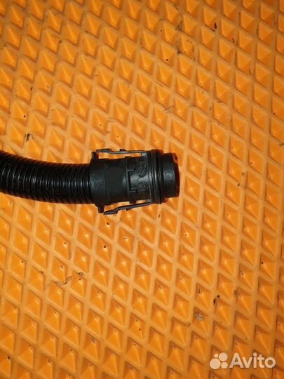 Трубка картерных газов