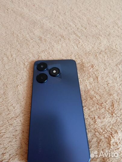 Телефон текно spark 10