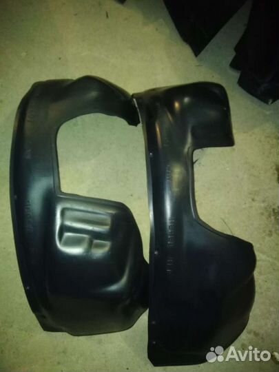 Подкрылки на ланцер 9 передние