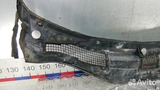 Накладка декоративная (жабо, дождевик) chrysler pacifica 1 (83F04QU01)