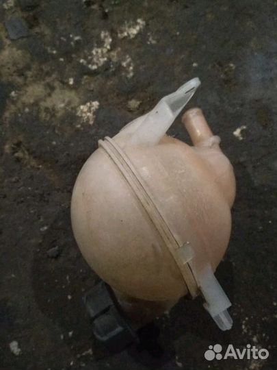 Расширительный бачок Citroen C4 2014 год