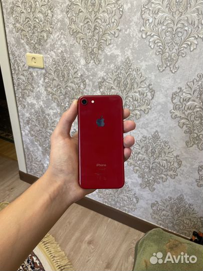iPhone 8, 64 ГБ