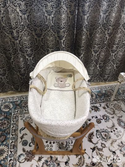 Люлька-колыбель плетеная Mothercare с подставкой