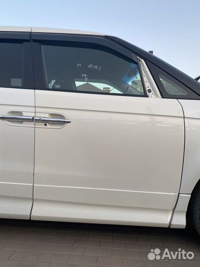 Дверь на Honda Elysion