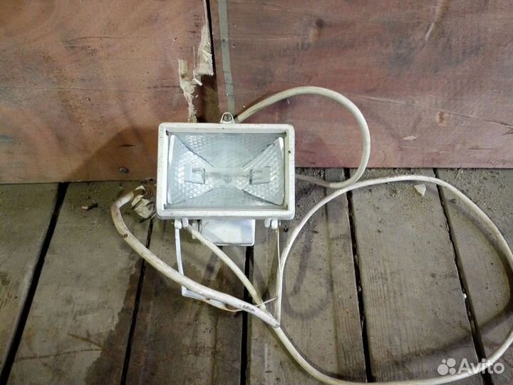 Светильники и лампочки