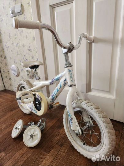 Велосипед для девочки 12 дюймов