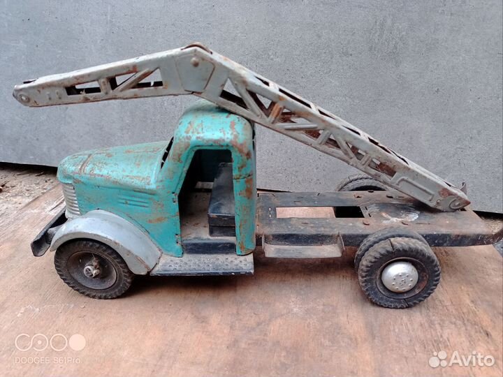 Автокран игрушка