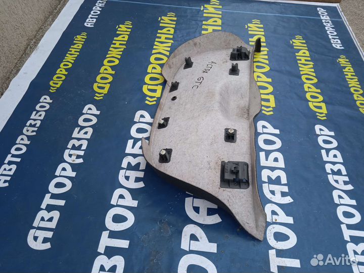 Обшивка двери багажника Opel Astra H GTC