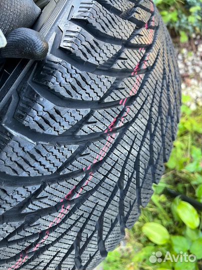 Nokian Tyres Hakkapeliitta R2 225/55 R17 101R