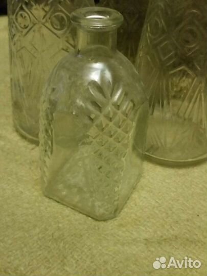 Графины, кувшины и стаканы