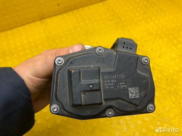 Б/У дроссельная заслонка В хорошем состоянии