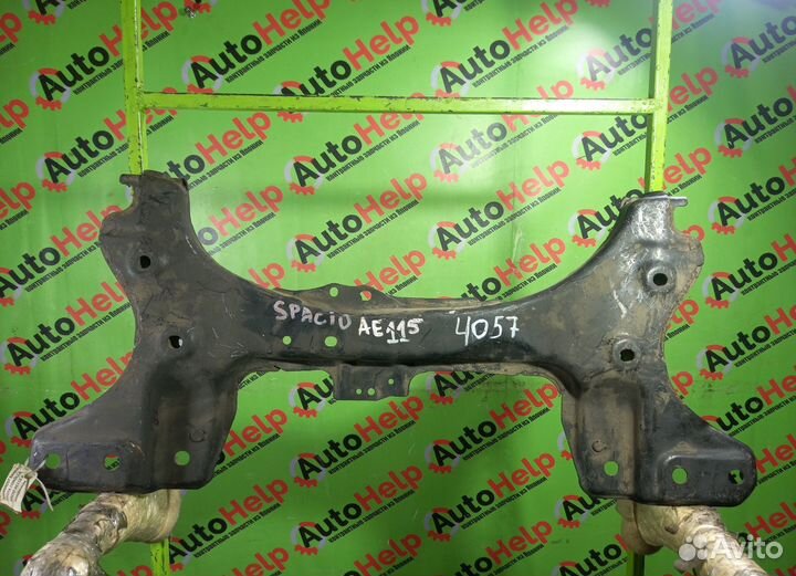 Балка под двс toyota corolla AE100 передняя