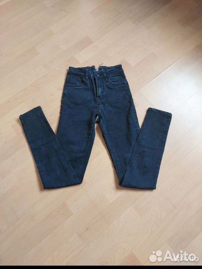 Джинсы с молнией сзади