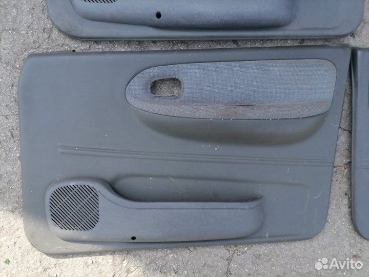 Обшивка двери Kia Sportage grand FE 2.0 I 16V 2002