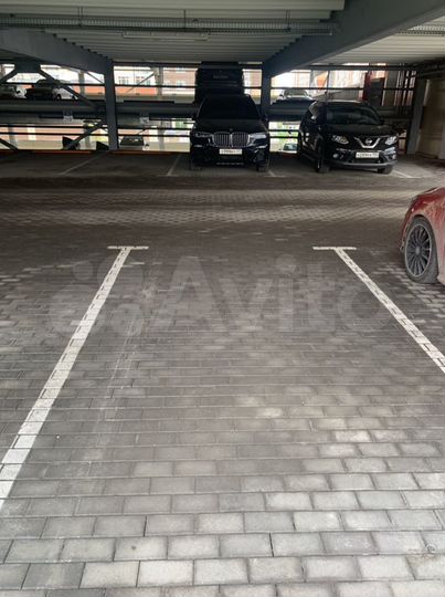 Машиноместо, 14 м²