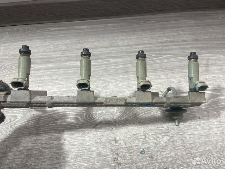 Топливная рампа с форсунками 4afe