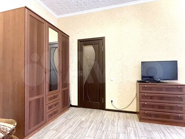 1-к. квартира, 43 м², 1/4 эт.