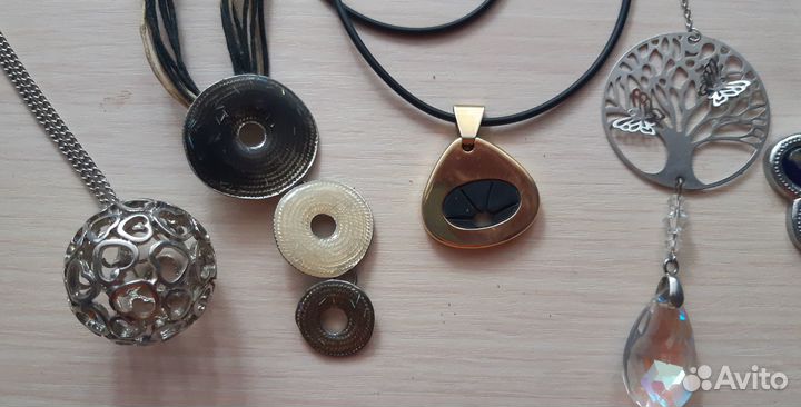 Подвески, кулоны