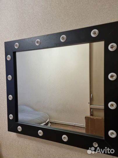 Зеркало с лампочками