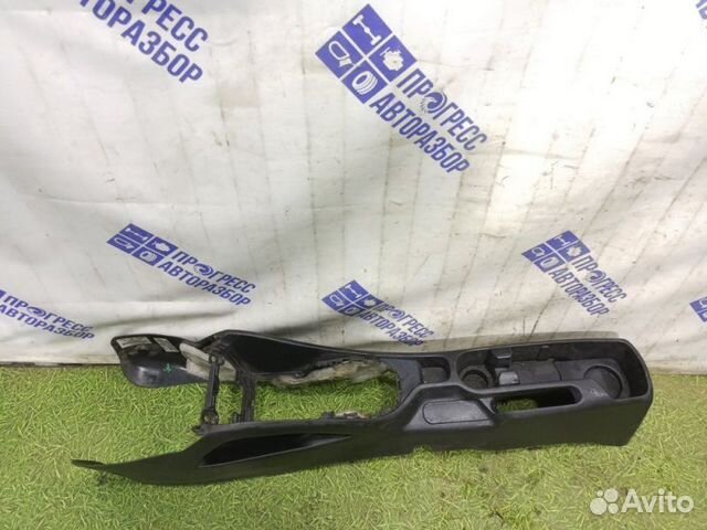 Консоль между сидений Kia Rio 3 седан 1.4 G4FA