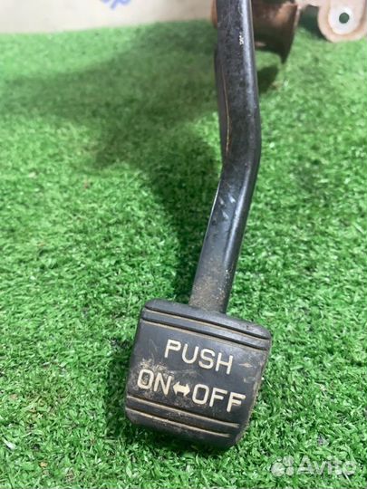 Педаль стояночного тормоза Kia Optima седан 2.0