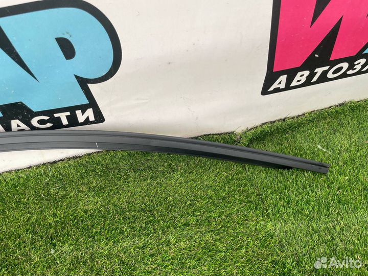 Молдинг (накладка кузовная) Ford Mustang 6 рест