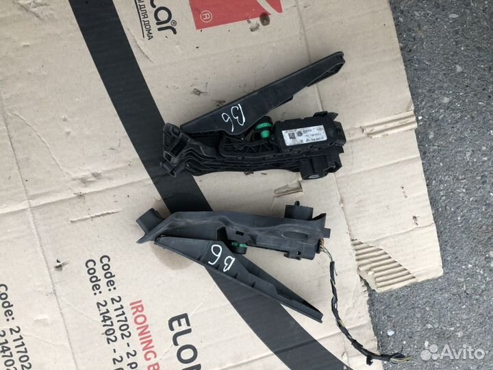 Педаль Газа на Фольксваген пассат Б6