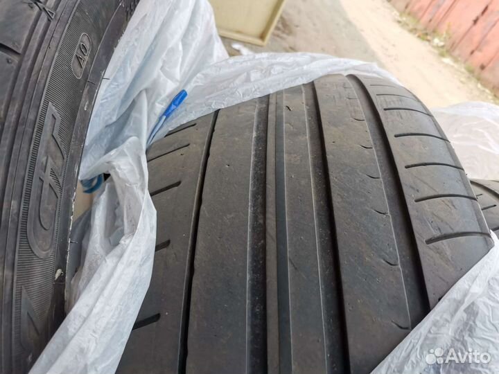 Dunlop SP Sport Maxx GT 255/45 R20