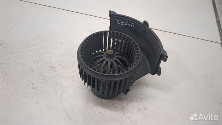 Двигатель отопителя Volkswagen Transporter 5, 2004